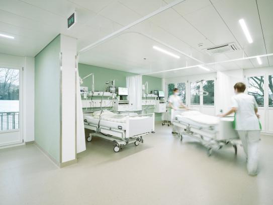 Grosszügig: der neue 12-Betten-Aufwachraum im Sonnenhof.