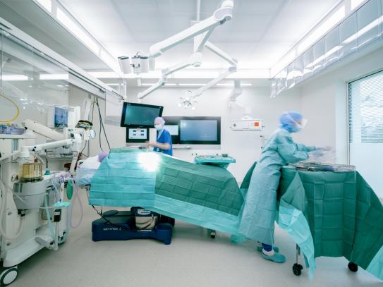 Einer der sechs hochmodernen Operationssäle für die renommierte orthopädische Chirurgie des Sonnenhofs.