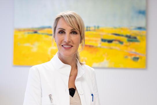 Dr. med. Ilka Rüsges-Wolter engagiert sich im Vorstand des Vereins Ärztekollegium der Lindenhofgruppe.
Der Vorstand des Vereins ist quasi das Sprachrohr zwischen der Ärzteschaft und der Geschäftsleitung der Spitalgruppe.
